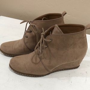 Tan suede round toe Franco Sarto woman’s wedge lace up ankle boots